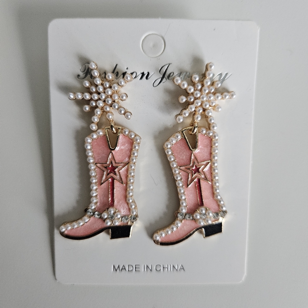 Pink Boot Earrings With‎ Gold Star And Pearl Look NWT